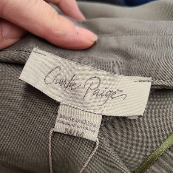 Charlie Paige Gray Tunic sz Medium - Picture 10 of 10